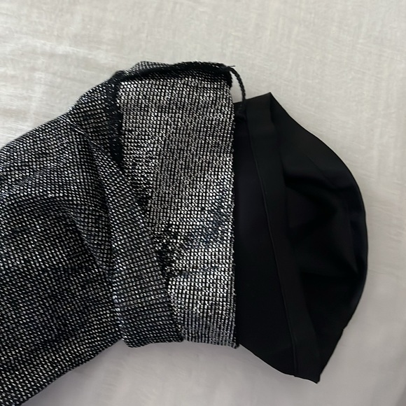 Guess | Low-Rise Metallic Pants | Size 6 - Picture 11 of 11